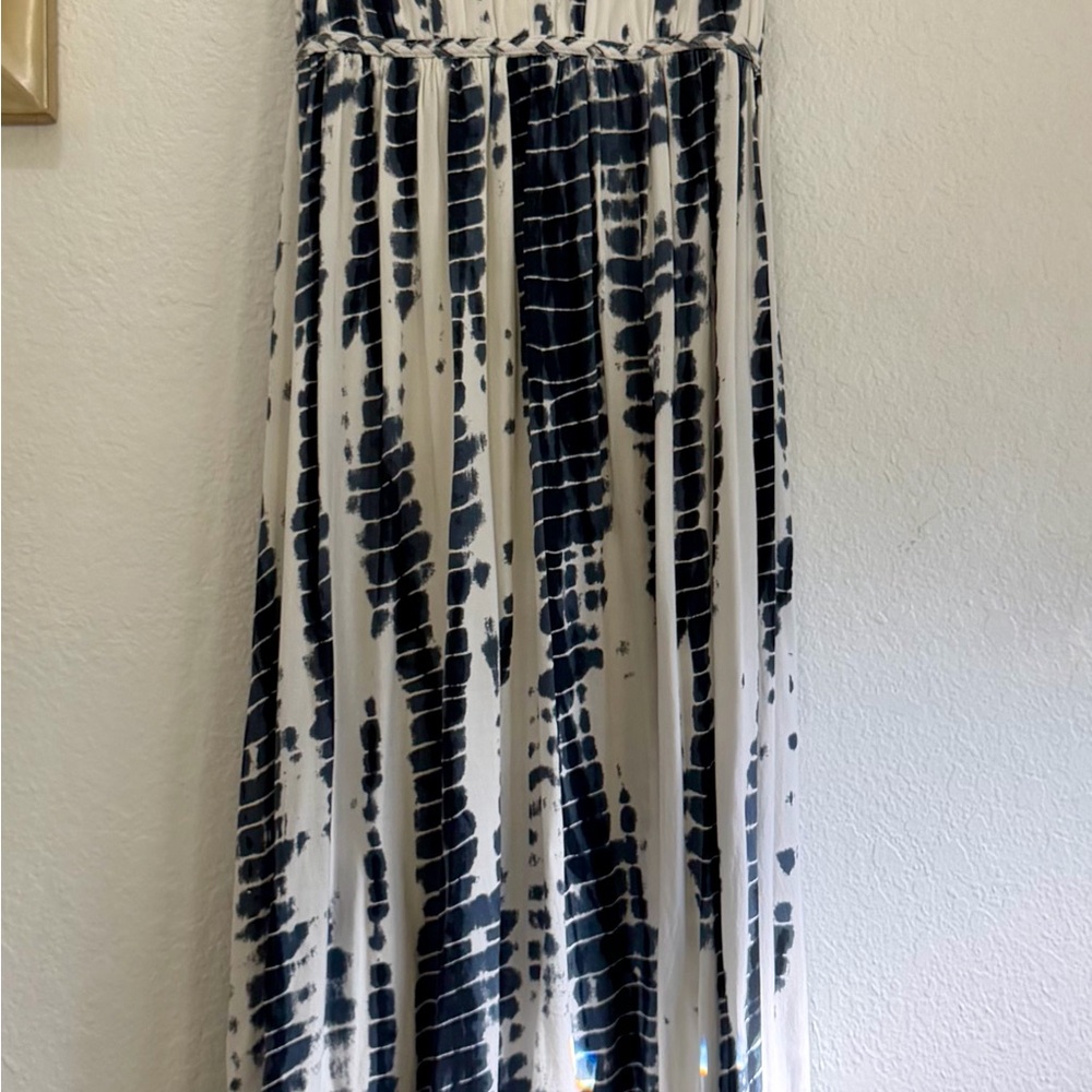Elegant Navy and White Tie-Dye maxi dress